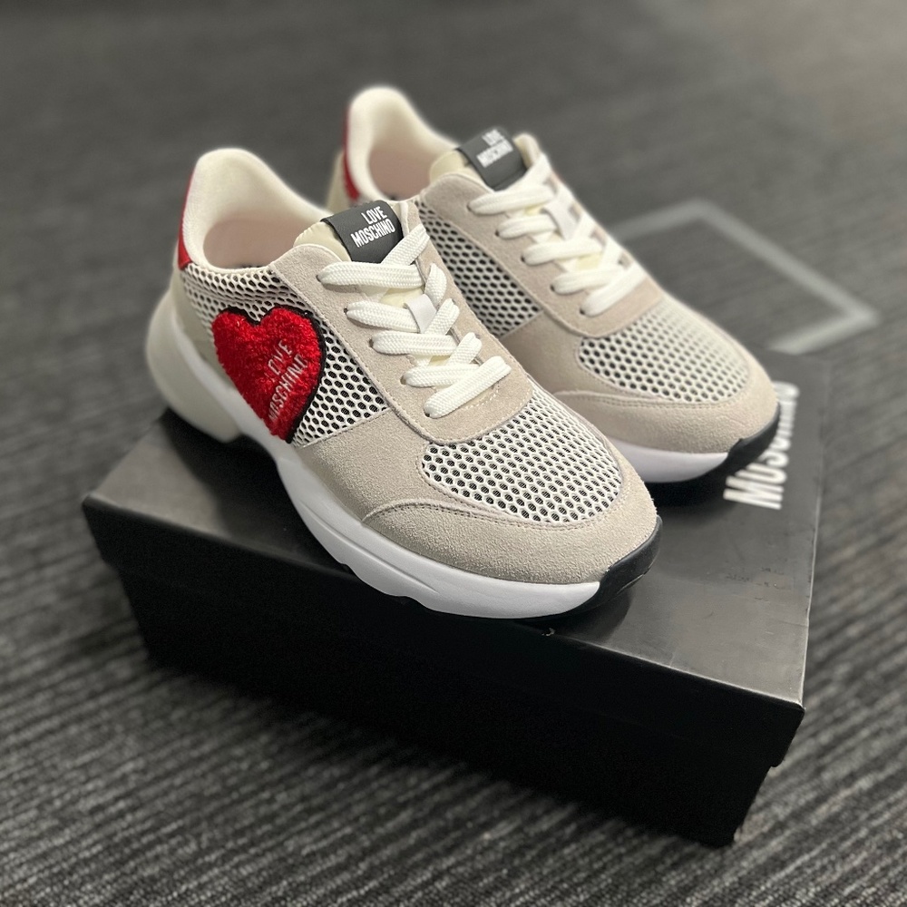 Love Moschino Brand New